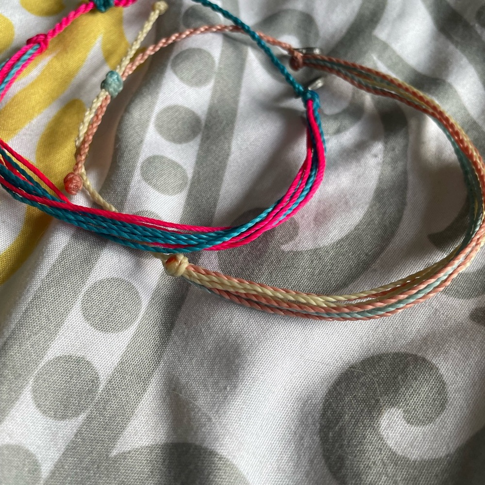 2 pura vida bracelets